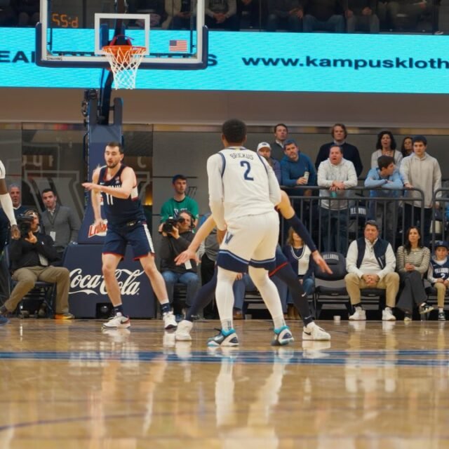 VILLANOVA TOP 10 PLAYS VS UCONN 
🎥: 🙋‍♂️

10: Longino Putback
9: Parker Assisting Perkins
8: Perkins Assisting Parker
7: Dixon and 1
6: Brickus Stepback
5: Poplar 3 on Longino Assist
4: Boakye Poster
3: Dixon Clutch 3
2: Parker Dunk on Brickus Assist
1: Poplar 3 on Perkins Assist

Can’t ask for a more fun game